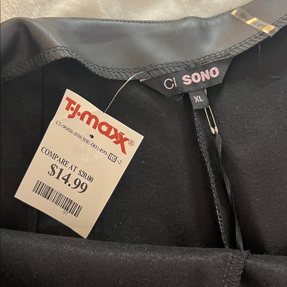 NWT T.J.Maxx Black Faux Leather Skort - Picture 5 of 7